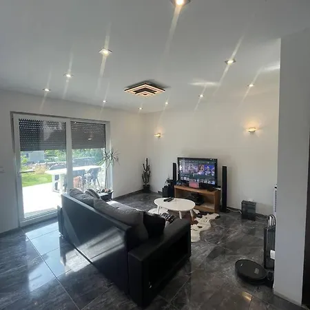 Holiday home House 2 Bedrooms 1 Bathroom Alzing