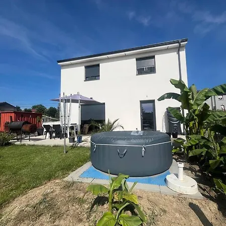 House 2 Bedrooms 1 Bathroom Holiday home *