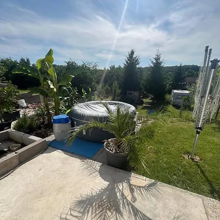 House 2 Bedrooms 1 Bathroom *