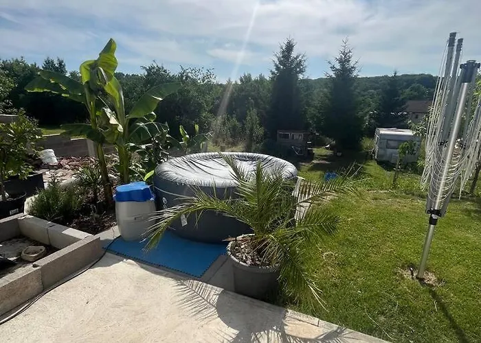 House 2 Bedrooms 1 Bathroom *